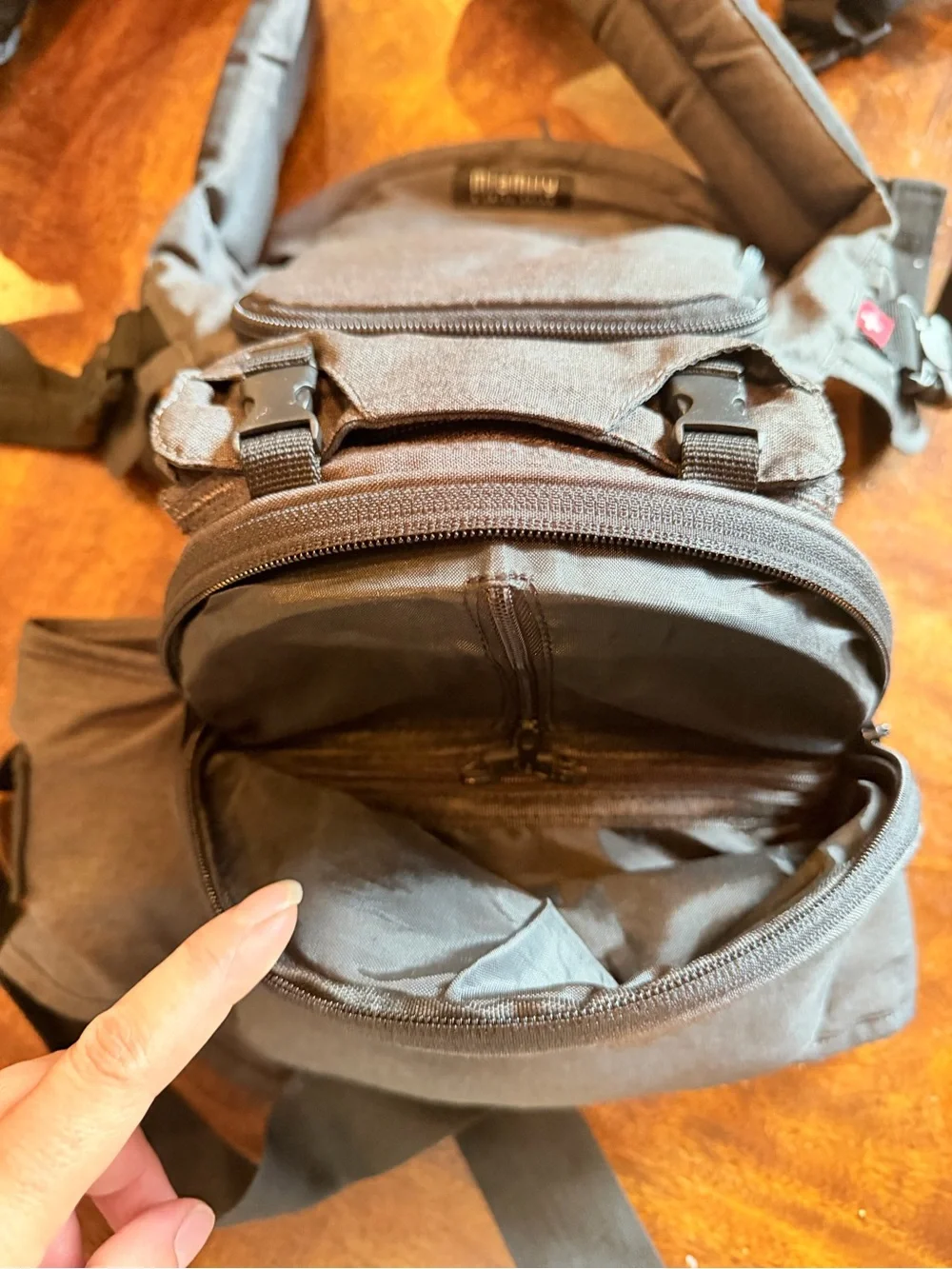 MiaMily Gray carrier with hip carriers